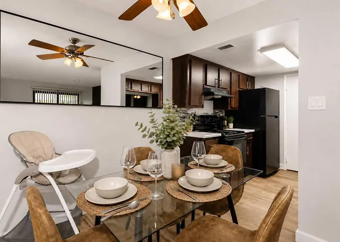 Retreat Near Asu - 2br Pool & Gym *