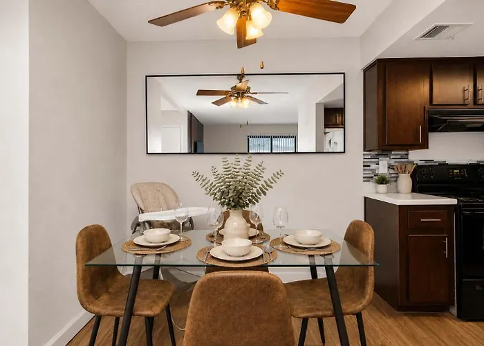 Retreat Near Asu - 2br Pool & Gym *