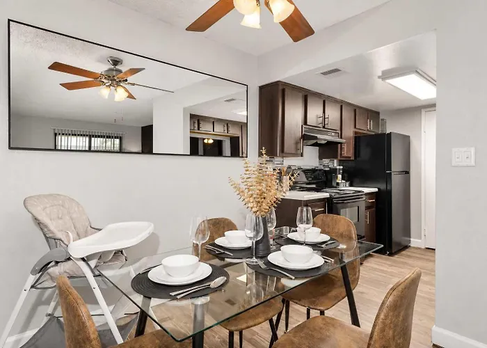 Retreat Near Asu - 2br Pool & Gym Tempe