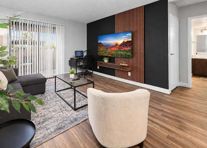 Retreat Near Asu - 2br Pool & Gym * Tempe