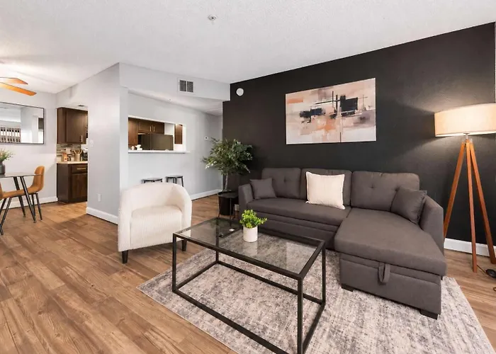 Retreat Near Asu - 2br Pool & Gym