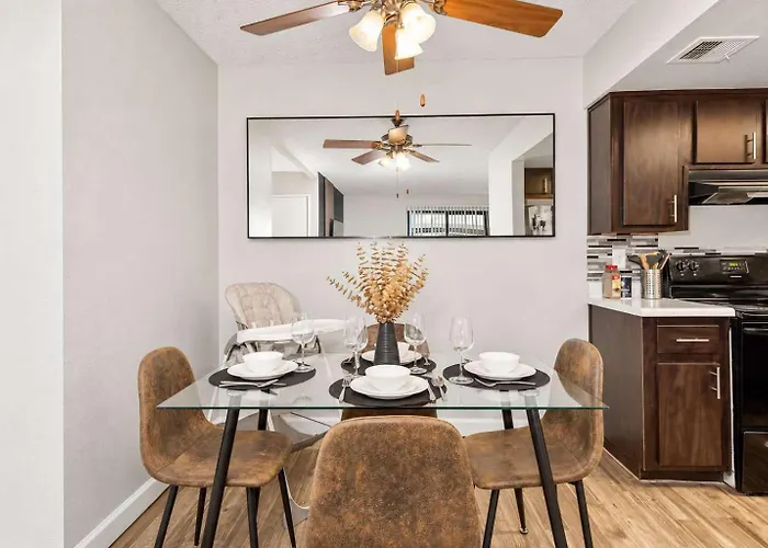Apartment Retreat Near Asu - 2br Pool & Gym *