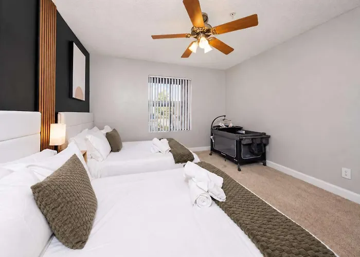 Retreat Near Asu - 2br Pool & Gym Tempe