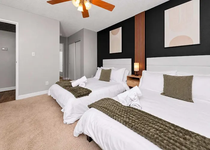 Retreat Near Asu - 2br Pool & Gym * Tempe